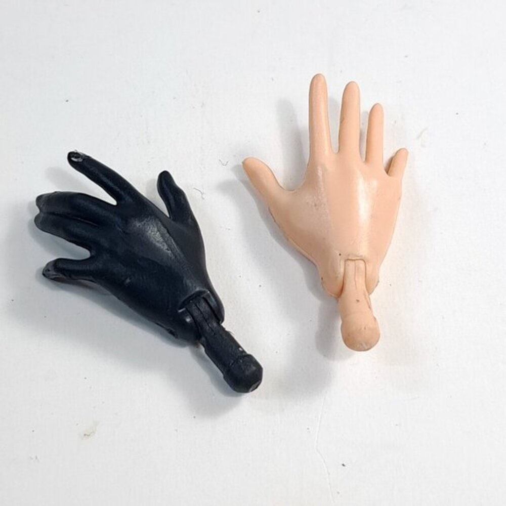Monster High doll set hands black left right Caucasian‎ replacement parts